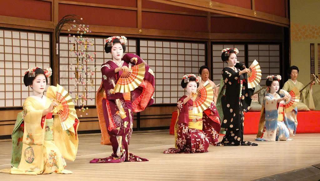  Geisha show