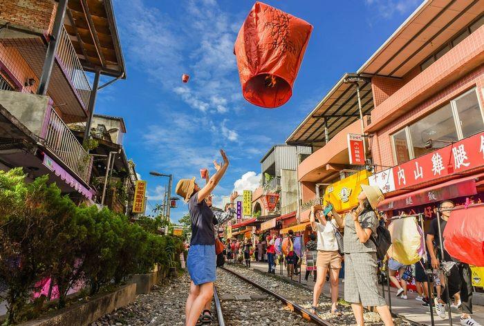 Thả đèn lồng tại đài loan, du lịch tết âm lịch