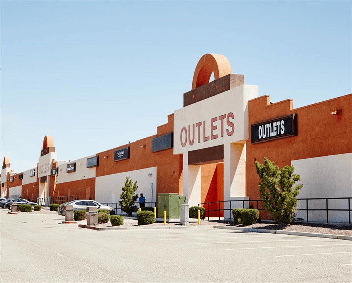 outlet barstow mỹ