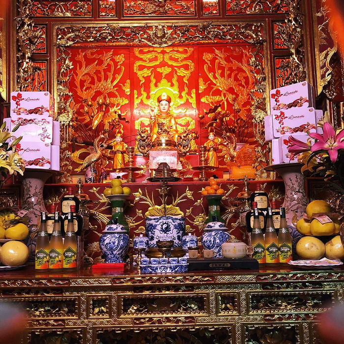 đền chúa thác bờ