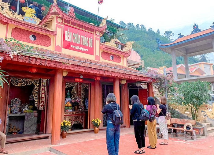 đền chúa thác trời
