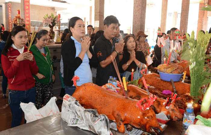 lễ vật cúng tại miếu bà chúa xứ