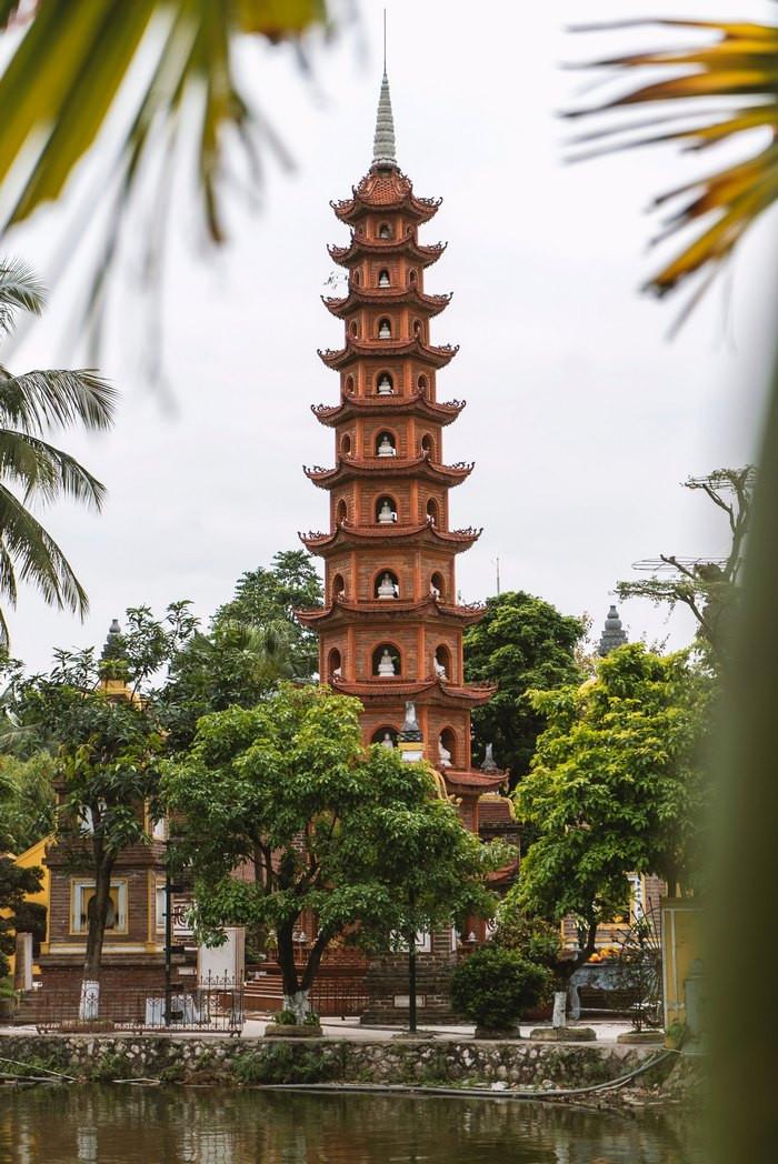 Chùa Trấn Quốc, đầu năm đi chùa nào ở Hà Nội, tour du xuân Chùa Trấn Quốc