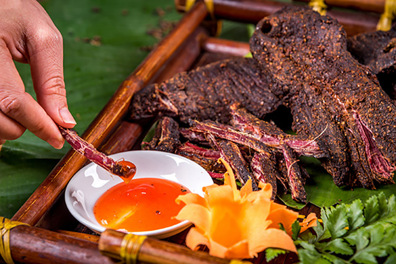 thịt trâu gác bếp