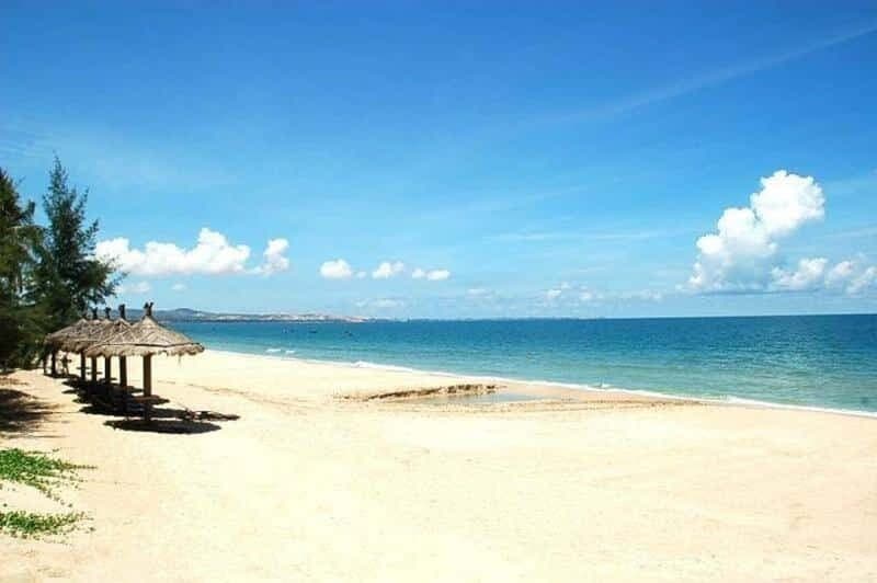 Bãi biển Cam Bình Lagi