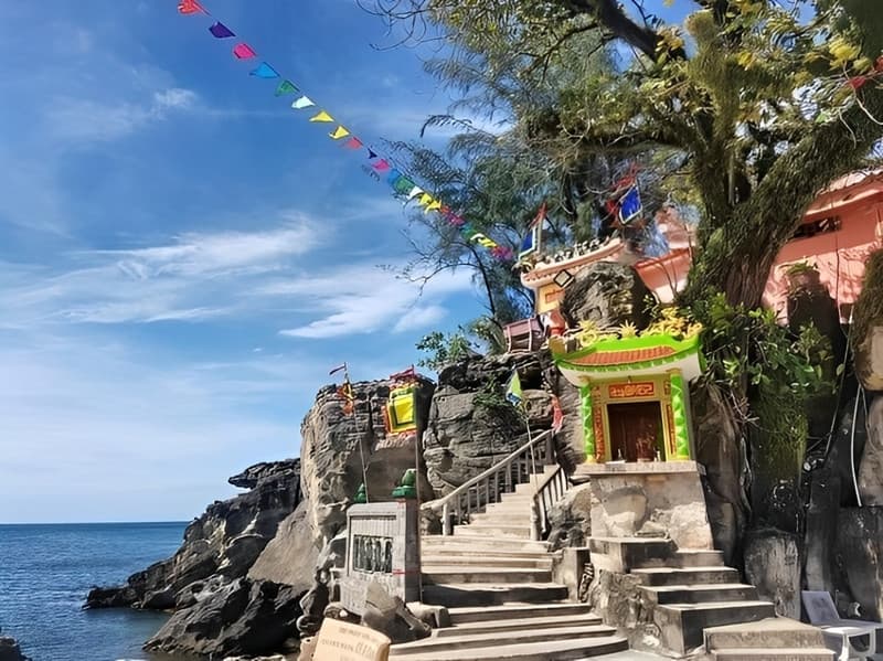 Nét đẹp tâm linh của Dinh Cậu