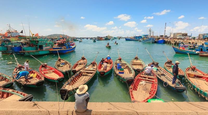 Làng chài Hàm Ninh sở hữu vẻ đẹp hoang sơ