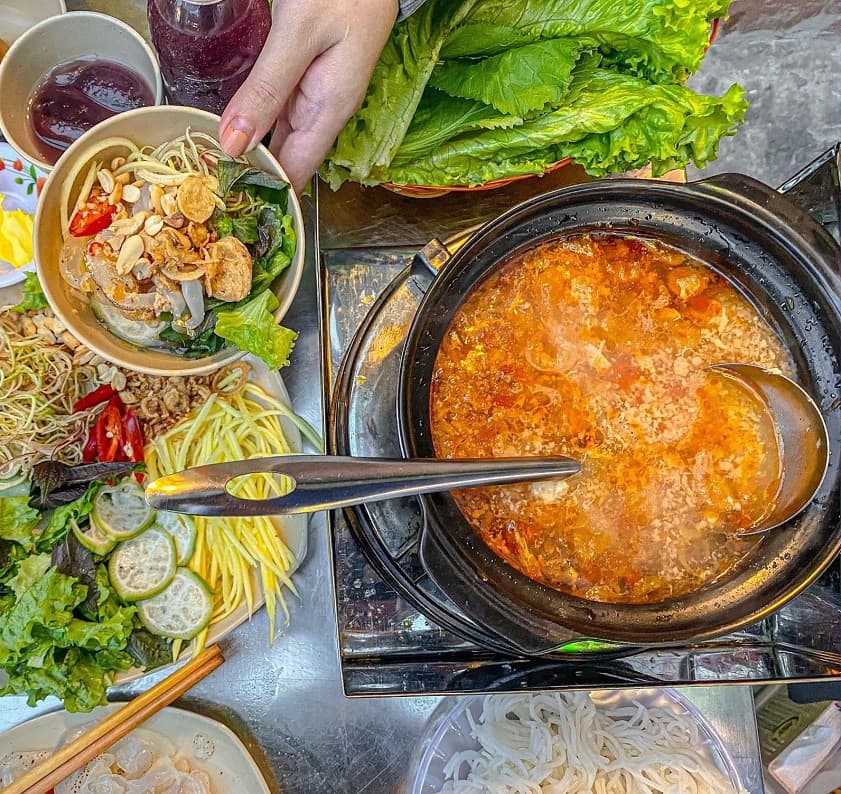 Lẩu sứa nước lèo
