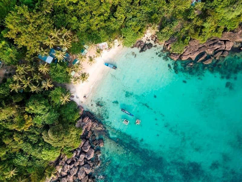 Hòn Móng Tay nhìn từ trên cao