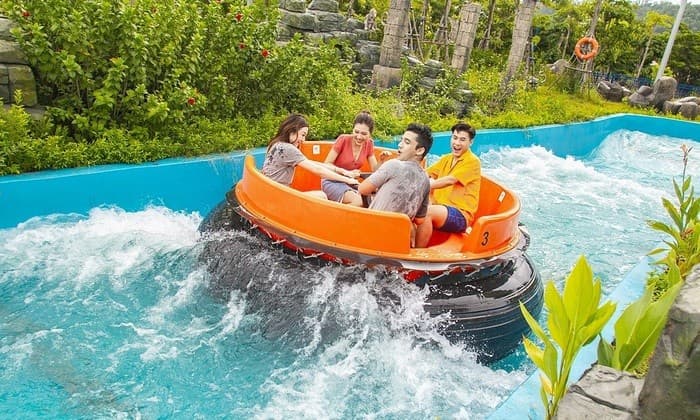 Hoạt động vui chơi công viên nước tại Sun World Hạ Long Park 