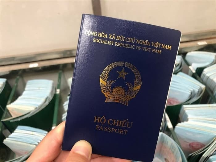 Hộ chiếu là thứ tất yếu khi xin visa
