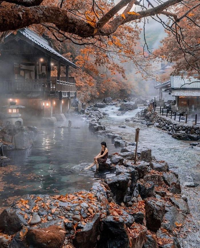 Ngâm suối nước nóng tại Takeo Onsen