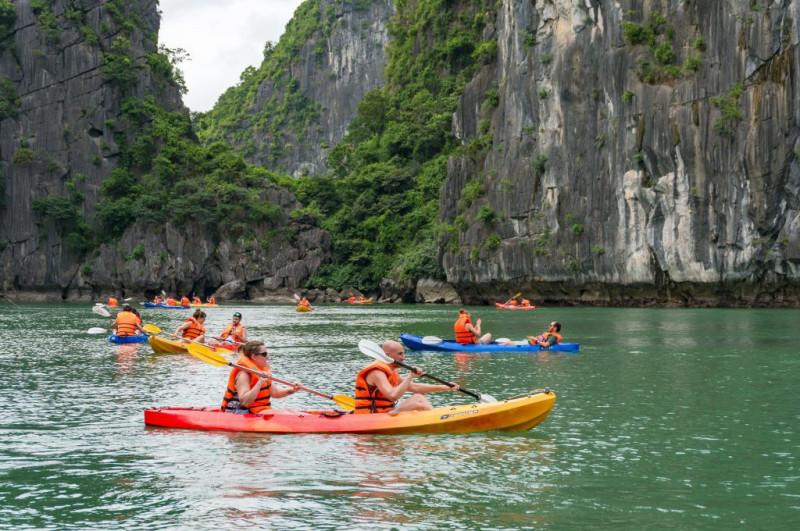 Trải nghiệm chèo thuyền kayak