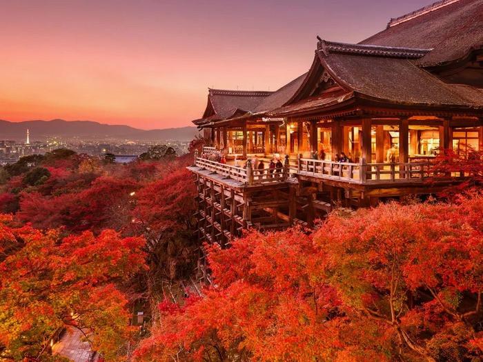 chùa kiyomizu-dera mùa thu