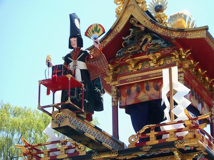 Múa rối karakuri Lễ hội Takayama Matsuri