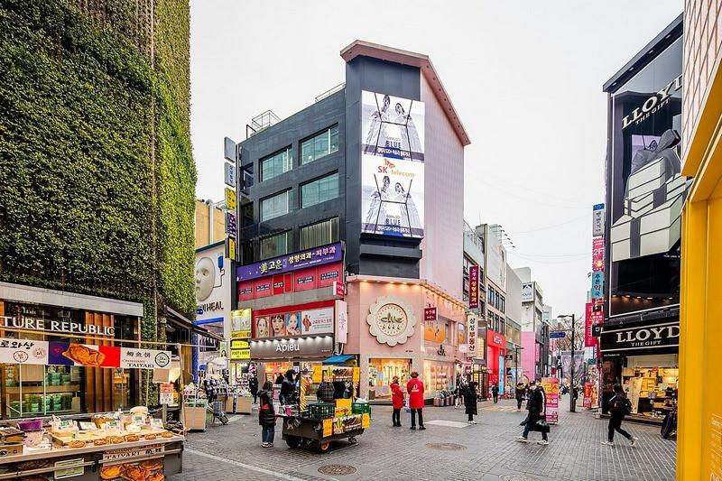 Phố mua sắm Myeongdong sầm uất