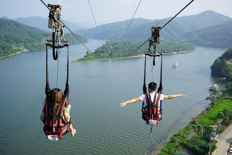 áp treo Nami Zip Wire băng qua sông Cheongpyung