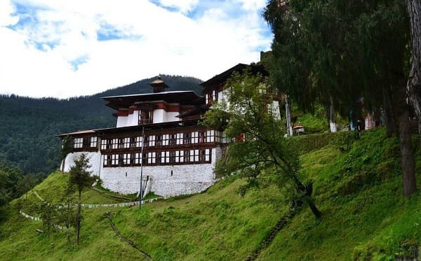 tu-vien-cheri-bhutan.jpg
